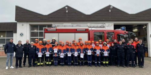 19 Jugendfeuerwehrmitglieder bestehen Abnahme der Jugendflamme III in Bliesen